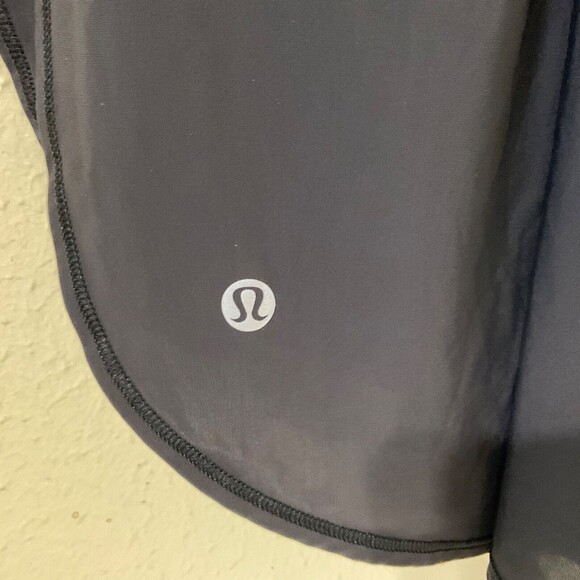 Lululemon Twist And Train Tank Black Side Slits measures to a size small - Picture 12 of 16